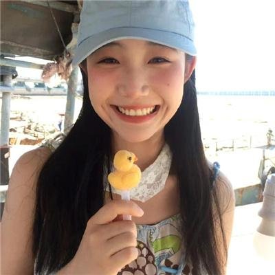 像两滴水